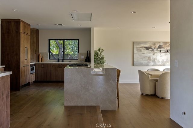 23717 Crosson, Woodland Hills, CA 91367