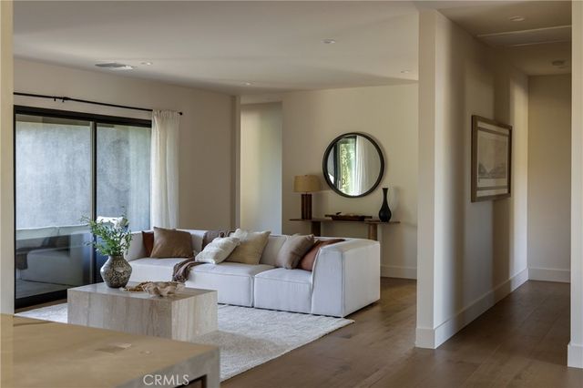 23717 Crosson, Woodland Hills, CA 91367