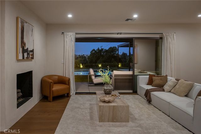 23717 Crosson, Woodland Hills, CA 91367