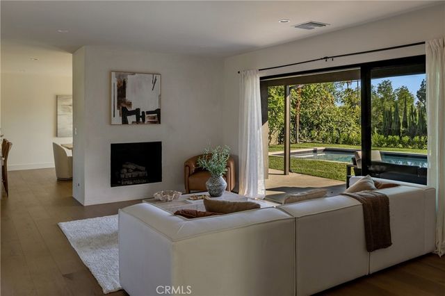 23717 Crosson, Woodland Hills, CA 91367
