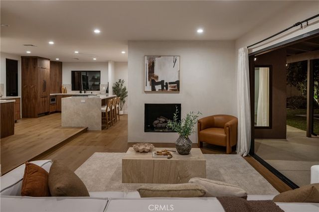 23717 Crosson, Woodland Hills, CA 91367