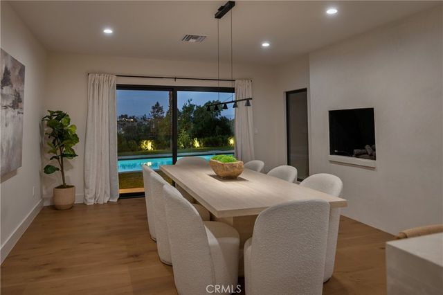 23717 Crosson, Woodland Hills, CA 91367