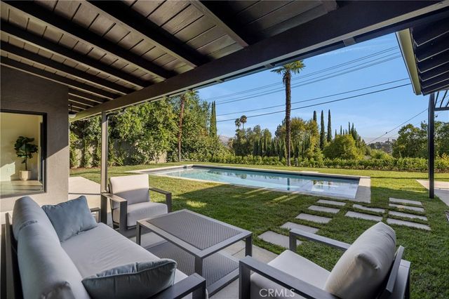23717 Crosson, Woodland Hills, CA 91367