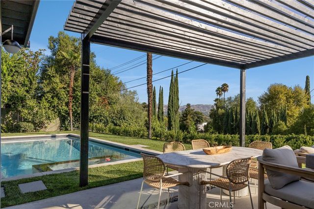 23717 Crosson, Woodland Hills, CA 91367