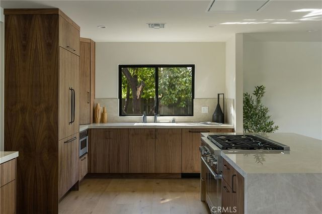 23717 Crosson, Woodland Hills, CA 91367