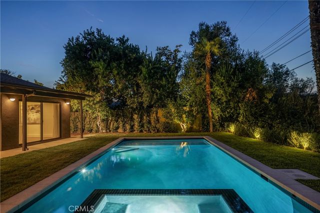 23717 Crosson, Woodland Hills, CA 91367