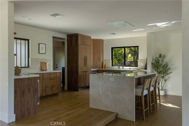 23717 Crosson, Woodland Hills, CA 91367