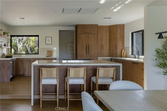 23717 Crosson, Woodland Hills, CA 91367