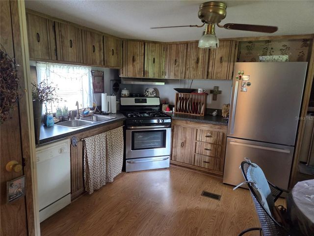 2450 SE 190TH TERRACE, Morriston, FL 32668