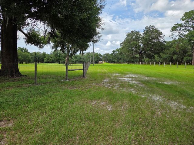 2450 SE 190TH TERRACE, Morriston, FL 32668