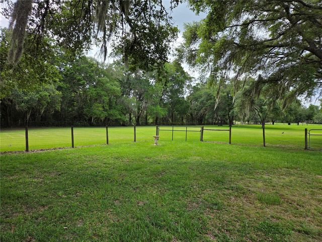 2450 SE 190TH TERRACE, Morriston, FL 32668