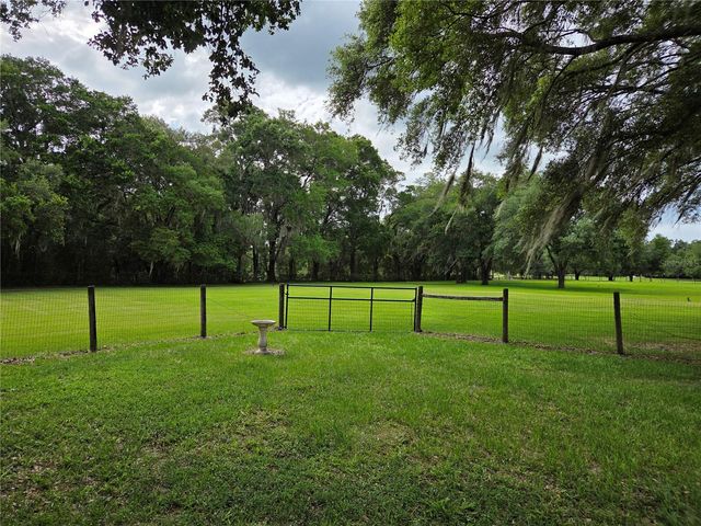 2450 SE 190TH TERRACE, Morriston, FL 32668