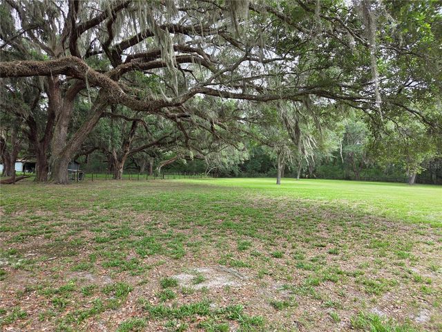 2450 SE 190TH TERRACE, Morriston, FL 32668
