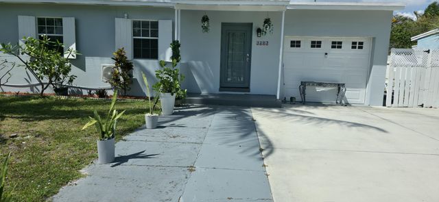 1203 Chateau Park Drive, Fort Lauderdale, FL 33311