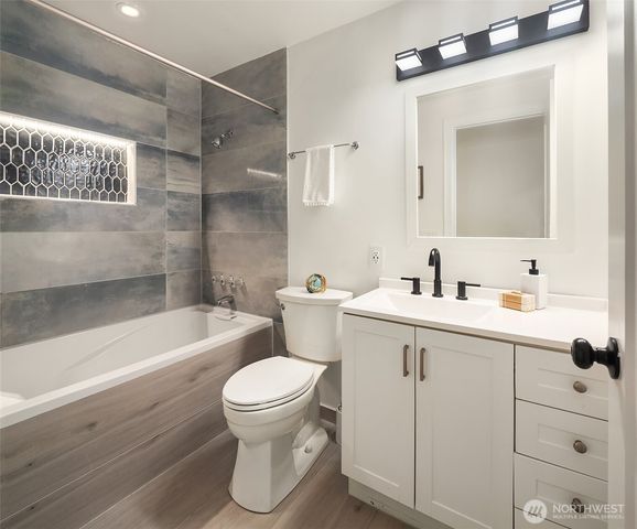 1421 NW 196th St, Shoreline, WA 98177