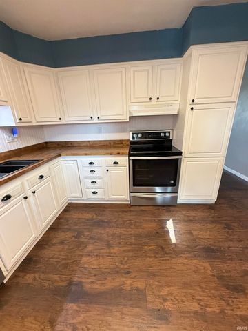 803 S South St, Brookston, IN 47923