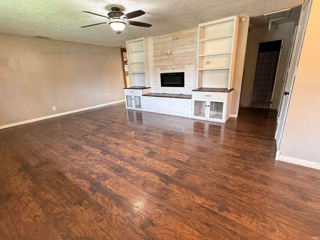803 S South St, Brookston, IN 47923
