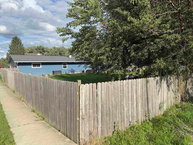 803 S South St, Brookston, IN 47923