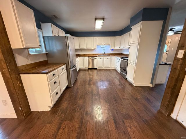 803 S South St, Brookston, IN 47923