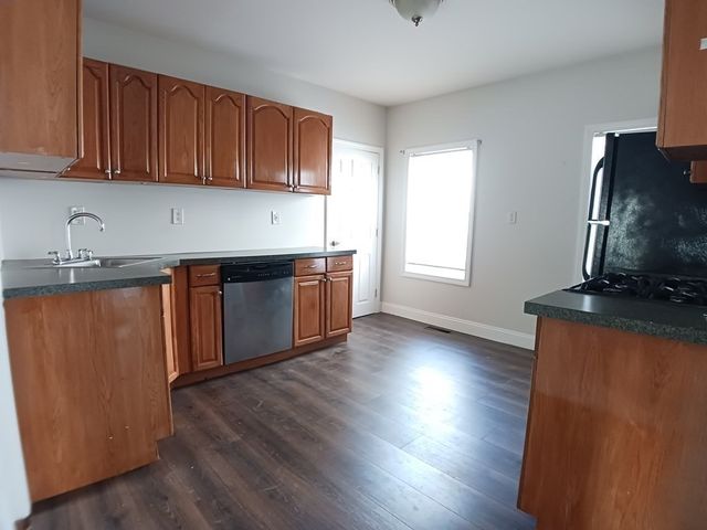 17 Clare St 1, Lowell, MA 01854