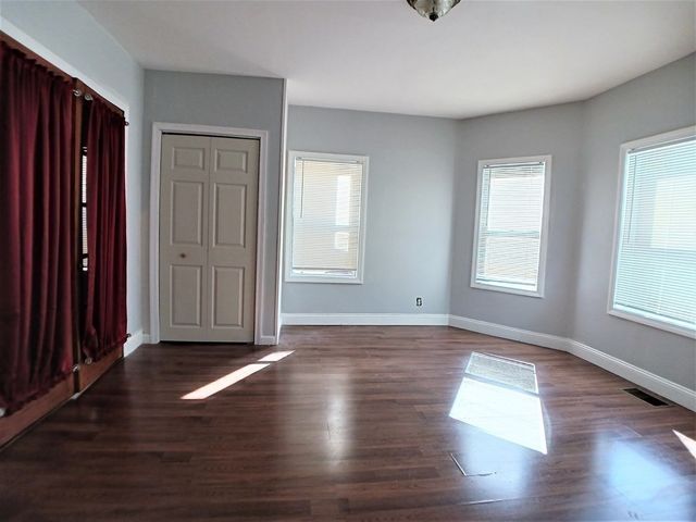 17 Clare St 1, Lowell, MA 01854