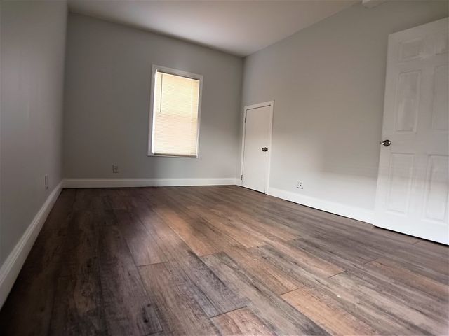 17 Clare St 1, Lowell, MA 01854