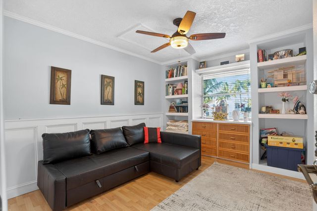 1206 Mohican Boulevard, Jupiter, FL 33458