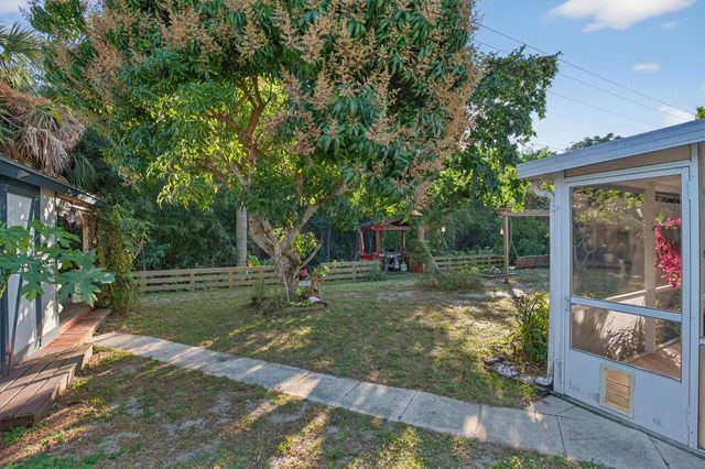 1206 Mohican Boulevard, Jupiter, FL 33458