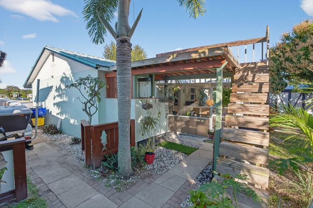 1206 Mohican Boulevard, Jupiter, FL 33458