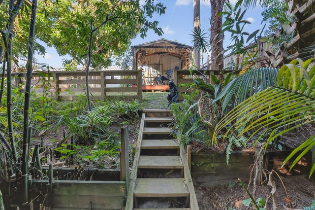 1206 Mohican Boulevard, Jupiter, FL 33458