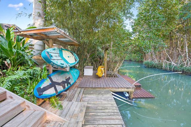 1206 Mohican Boulevard, Jupiter, FL 33458