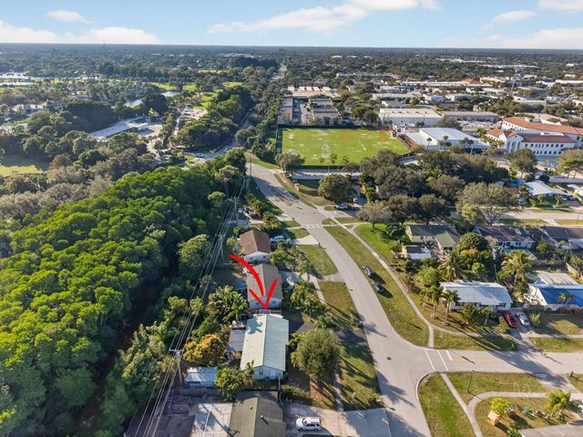 1206 Mohican Boulevard, Jupiter, FL 33458