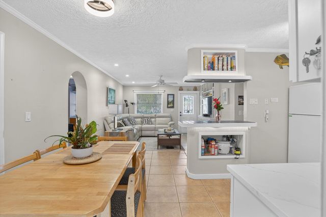 1206 Mohican Boulevard, Jupiter, FL 33458