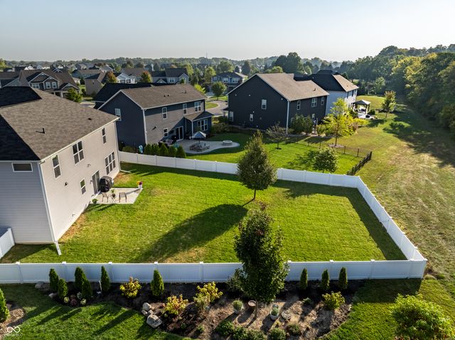 5609 Mahogany Drive, Noblesville, IN 46062