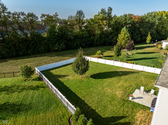 5609 Mahogany Drive, Noblesville, IN 46062