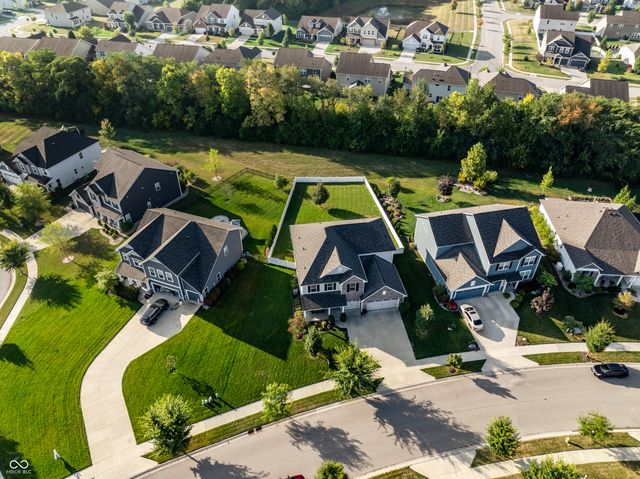 5609 Mahogany Drive, Noblesville, IN 46062