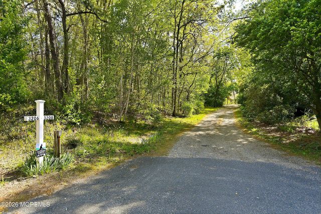 3206 Ridgewood Road, Allenwood, NJ 08720