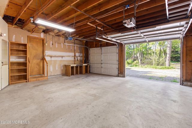 3206 Ridgewood Road, Allenwood, NJ 08720