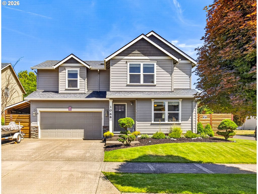 Image 1 of property listing at 1066 Se MILLWRIGHT Ave, Mc Minnville, OR 97128