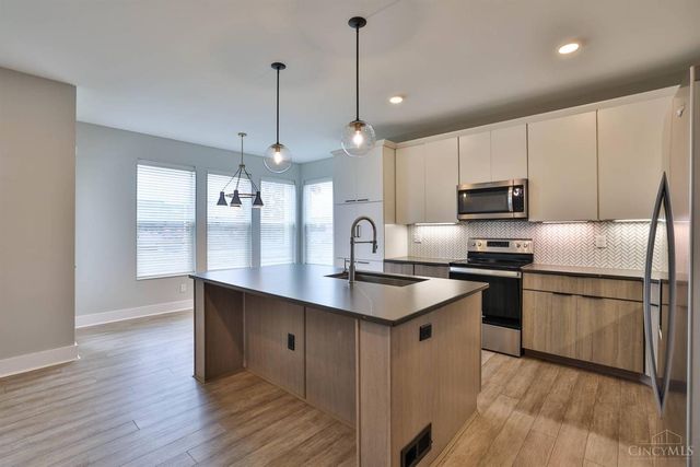 3500 Madison Park Avenue, Cincinnati, OH 45209