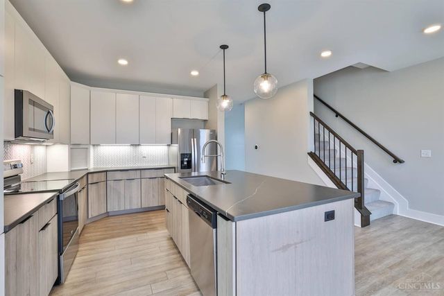 3500 Madison Park Avenue, Cincinnati, OH 45209