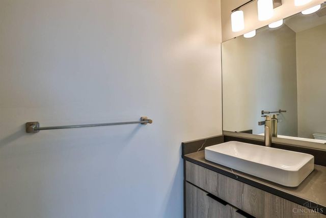 3500 Madison Park Avenue, Cincinnati, OH 45209