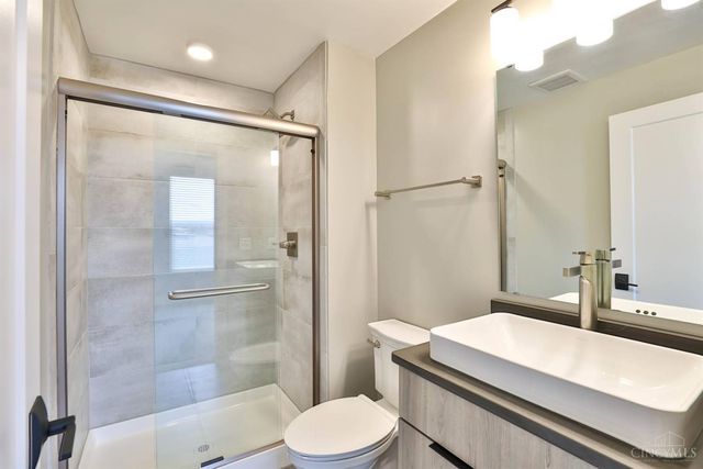 3500 Madison Park Avenue, Cincinnati, OH 45209