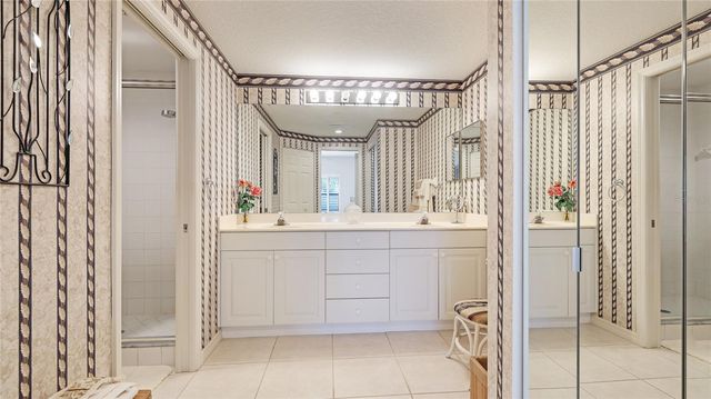 6770 FAIRWAY GARDENS DRIVE, Bradenton, FL 34203