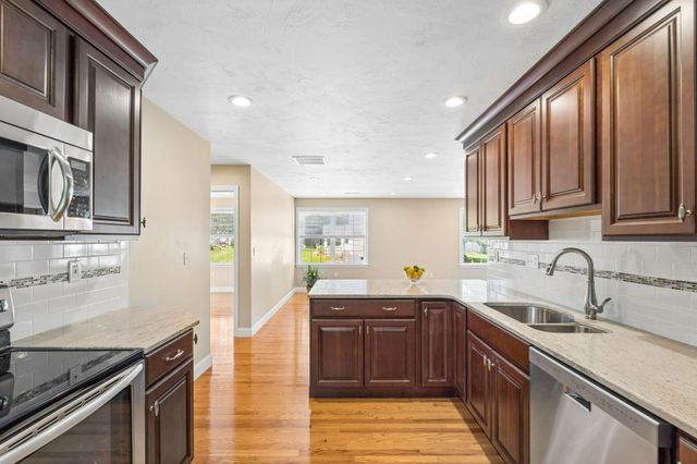 71 Hillcrest Road, Marlborough, MA 01752