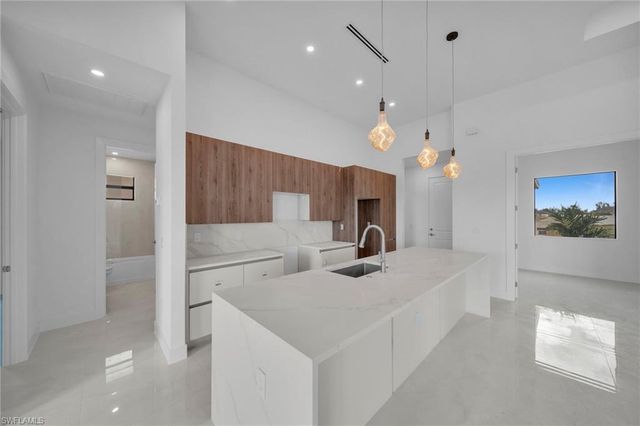 2540 NW 6th TER, Cape Coral, FL 33993