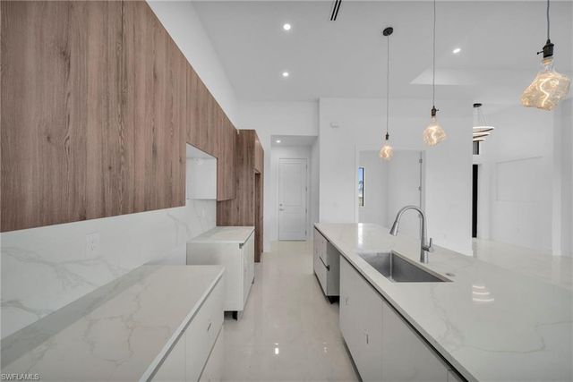 2540 NW 6th TER, Cape Coral, FL 33993