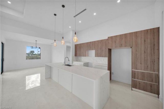 2540 NW 6th TER, Cape Coral, FL 33993