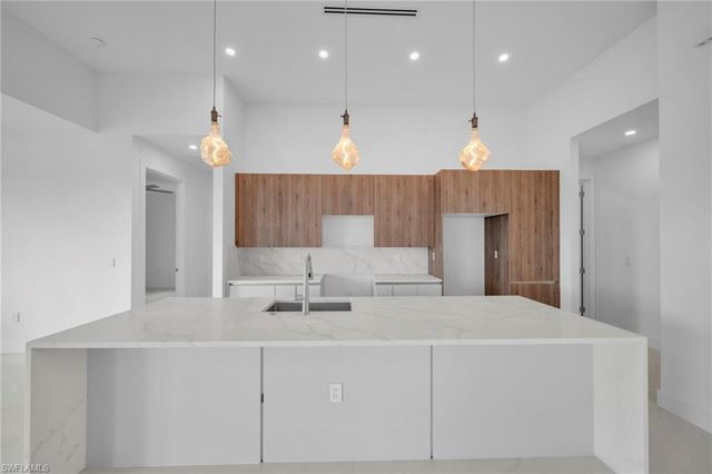 2540 NW 6th TER, Cape Coral, FL 33993