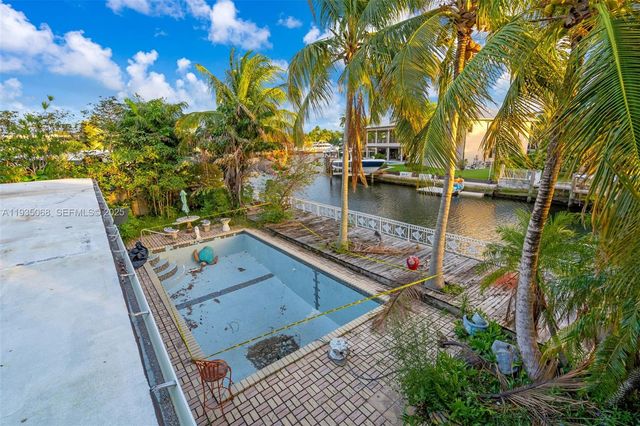 12900 Ixora Cir, North Miami, FL 33181